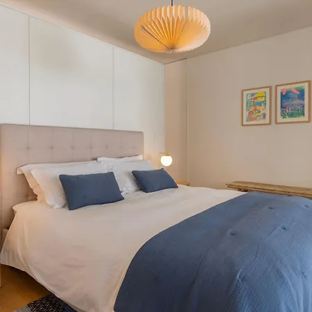 Апартаменты Alfama 3br With Terrace By Lovelystay
