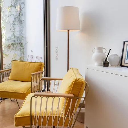 Апартаменты Alfama 3br With Terrace By Lovelystay