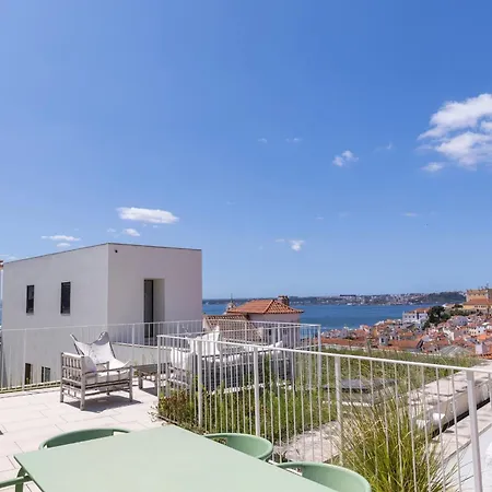 Alfama 3br With Terrace By Lovelystay Апартаменты *
