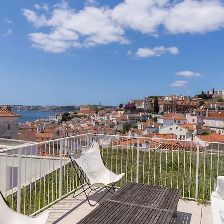 Alfama 3br With Terrace By Lovelystay Апартаменты *